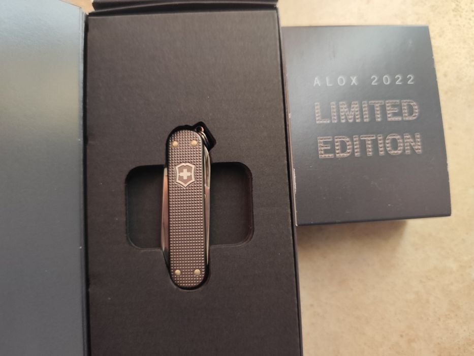 Victorinix classic alox