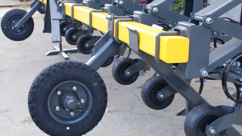 Культиватор прополюючий (просапний) універсальний КПУ-5,6