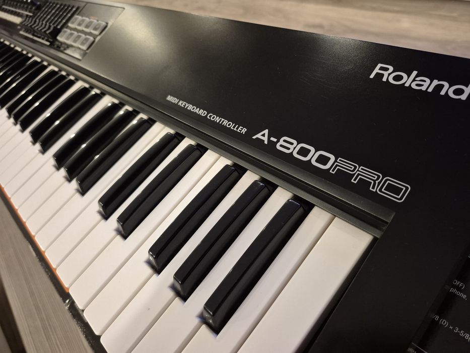 Roland A-800 PRO Midi keyboard controller