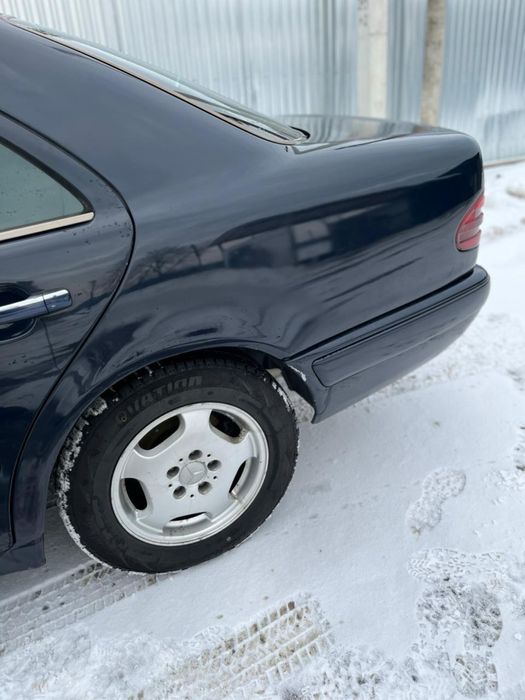Продам Mercedes-Benz E 220 (1999 рік)