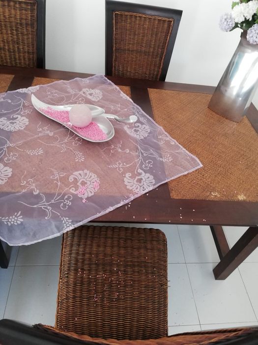 Mesa sala e cadeiras rusticas