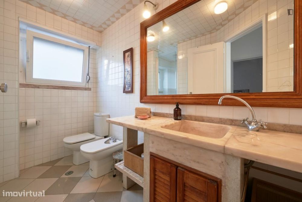 Quarto - localizado em Arroios Lisbon
