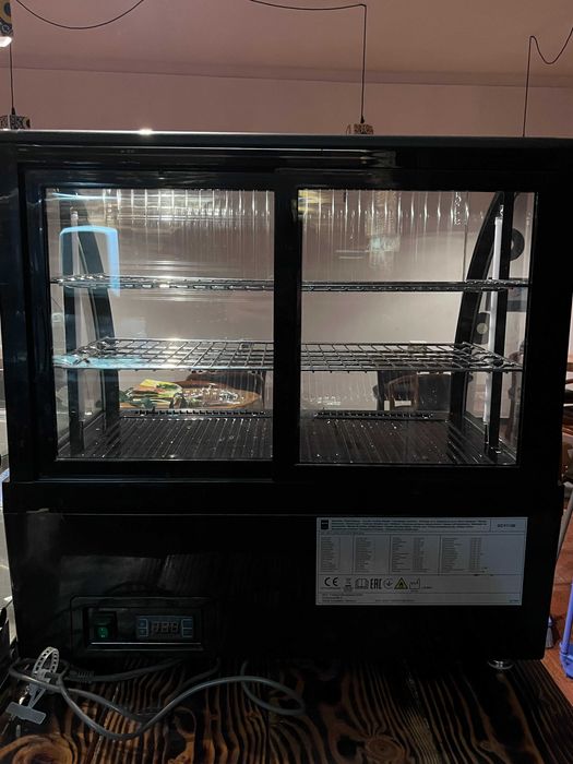 Vitrina Refrigerada de Bancada 100L - Metro Professional - Preta