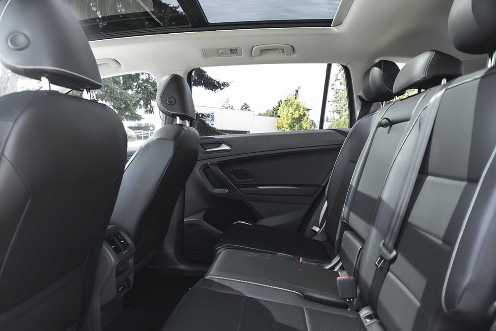 Volkswagen Tiguan      2021