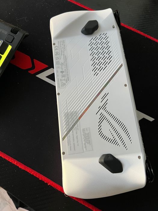 Asus Rog Ally Z1 (512 GB) + DockStation