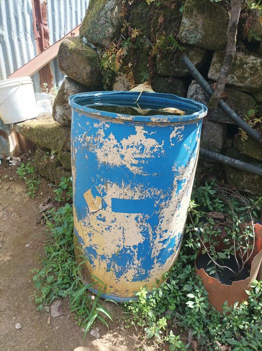 Bidões para água 1000litros e outros
