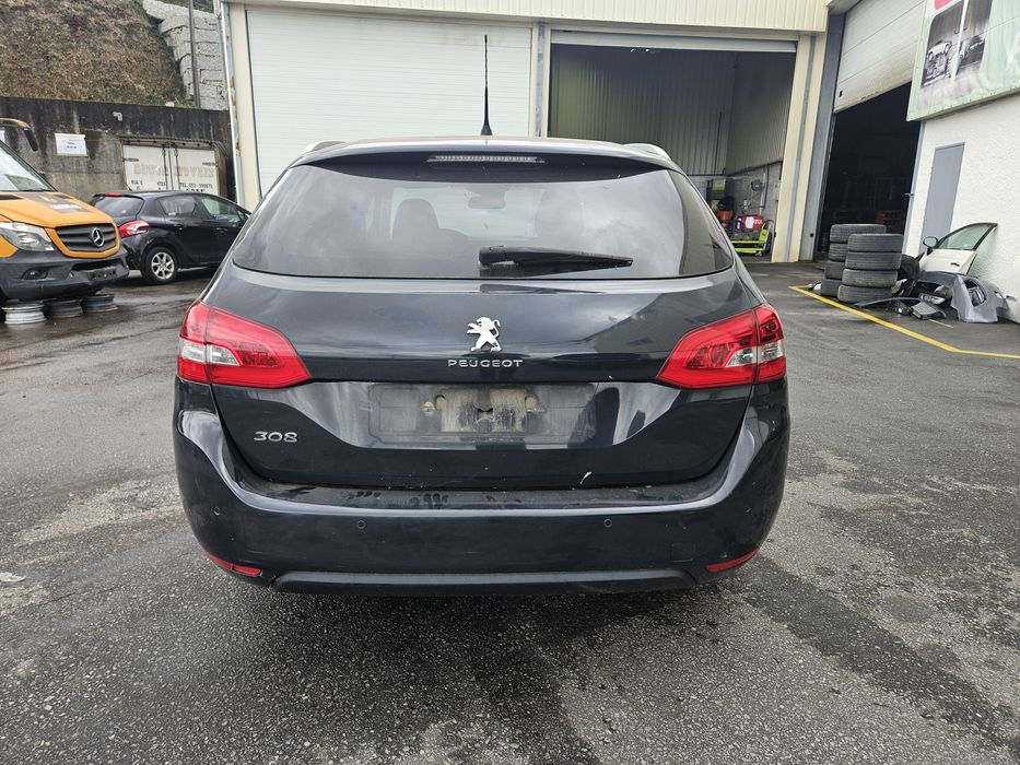 Peugeot 308 II SW 1.2 THP de 2019 para peças