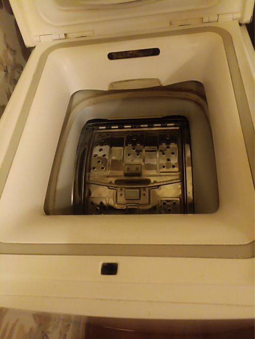 Продам стиральную машинку Whirlpool