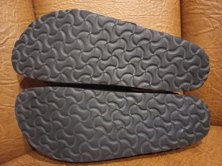 Кожаные шлепки сандалии BIRKENSTOCK