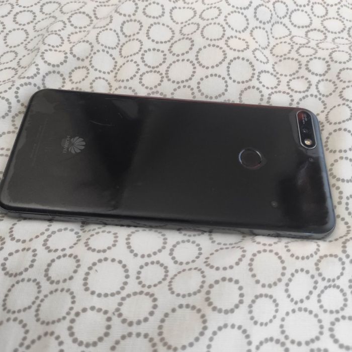 Huawei Y7 2018 com capa