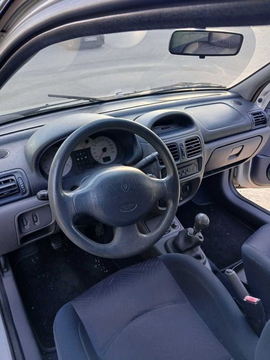 Renault Clio 1.1 de 2001 - Peças Usadas