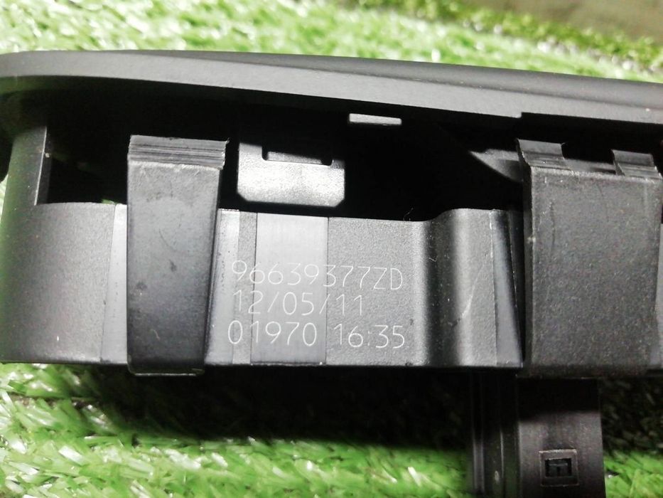 COMANDO ELEVADOR DE VIDRO FRONTAL DIREITO CITROEN C4 GRAND PICASSO II 2011 -