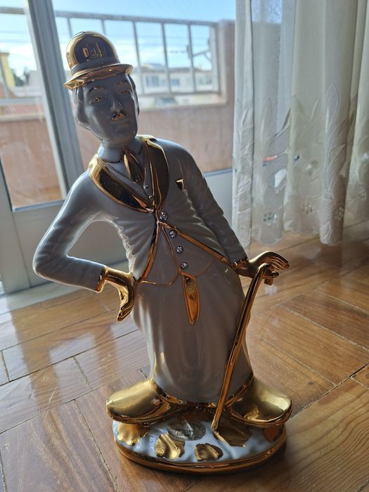 Estatueta Charlie Chaplin com cristais Swarovski