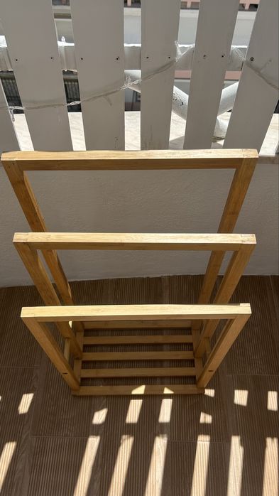 Porta-toalhas em bambu – 3 níveis – Como novo