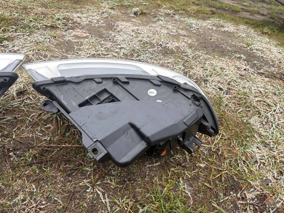 Lampy przednie AUDI q7 bi xenon skretny EU cale JAK NOWE