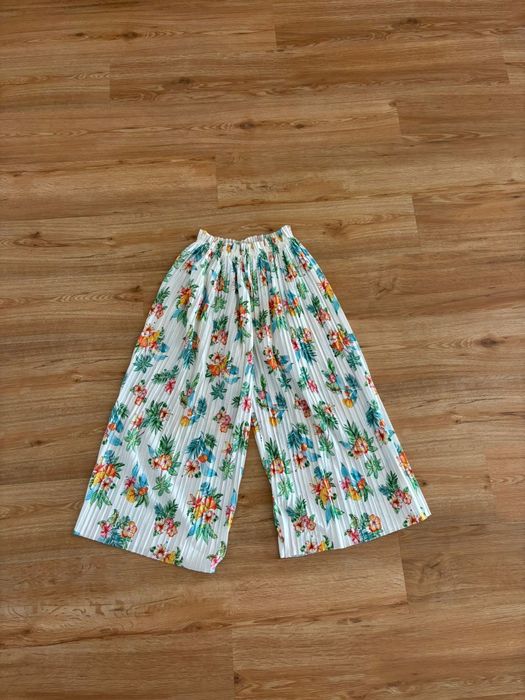 Calças largas floridas tamanho 13/14 da Zara