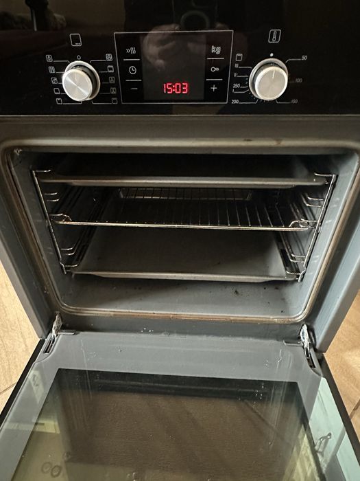 Духовка Bosch HBG34B560