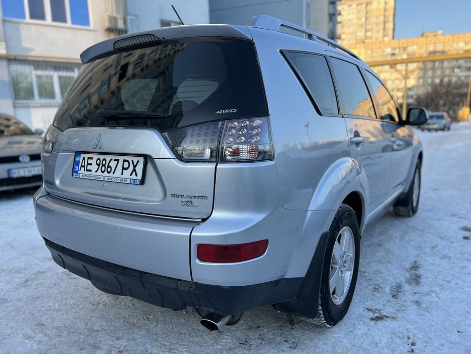 Mitsubishi Outlander XL 2.4 механика 2008г