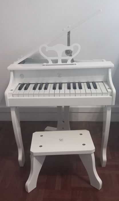 Piano infantil Hape – estilo piano de cauda + banco – excelente estado