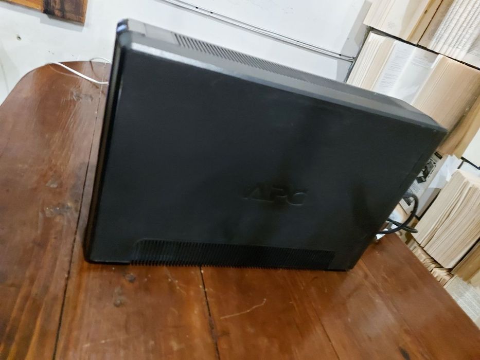 Продам APC Back-UPS