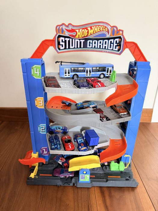Ігровий набір Hot Wheels Гараж