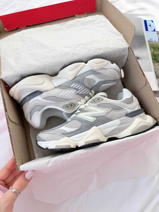 Кросівки жіночі / New Balance 9060