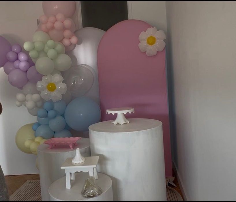 Mesa de decoração cilindros