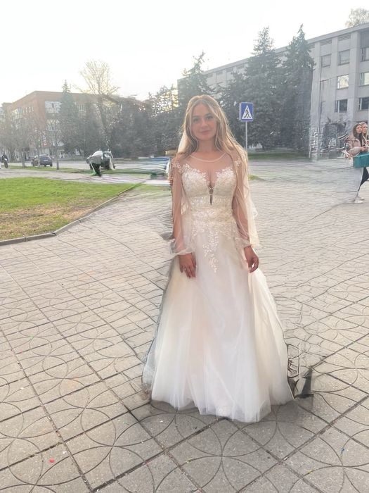 Весільна сукня біла ідеальний стан