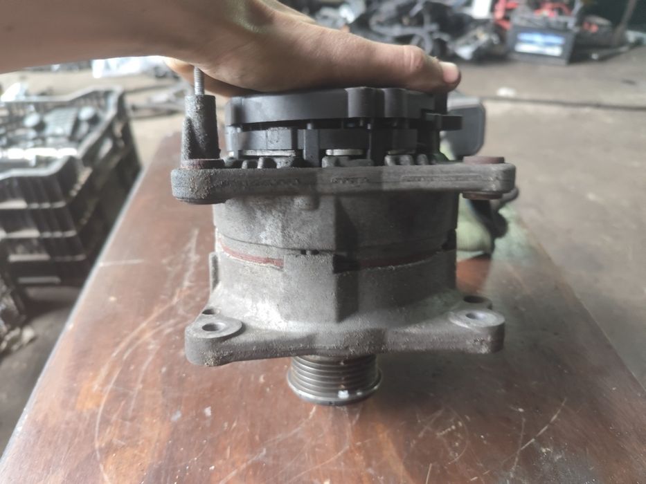 Alternator VW Sharan Golf IV Bora A3 8L Octavia 1.9 TDI  038903023L 90A 0124325001
