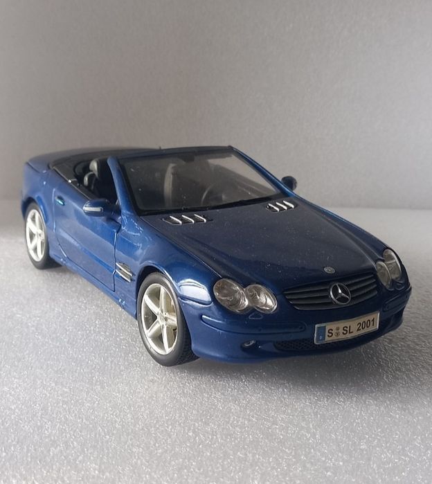Mercedes-Benz sl-class escala 1:18 (sem caixa)