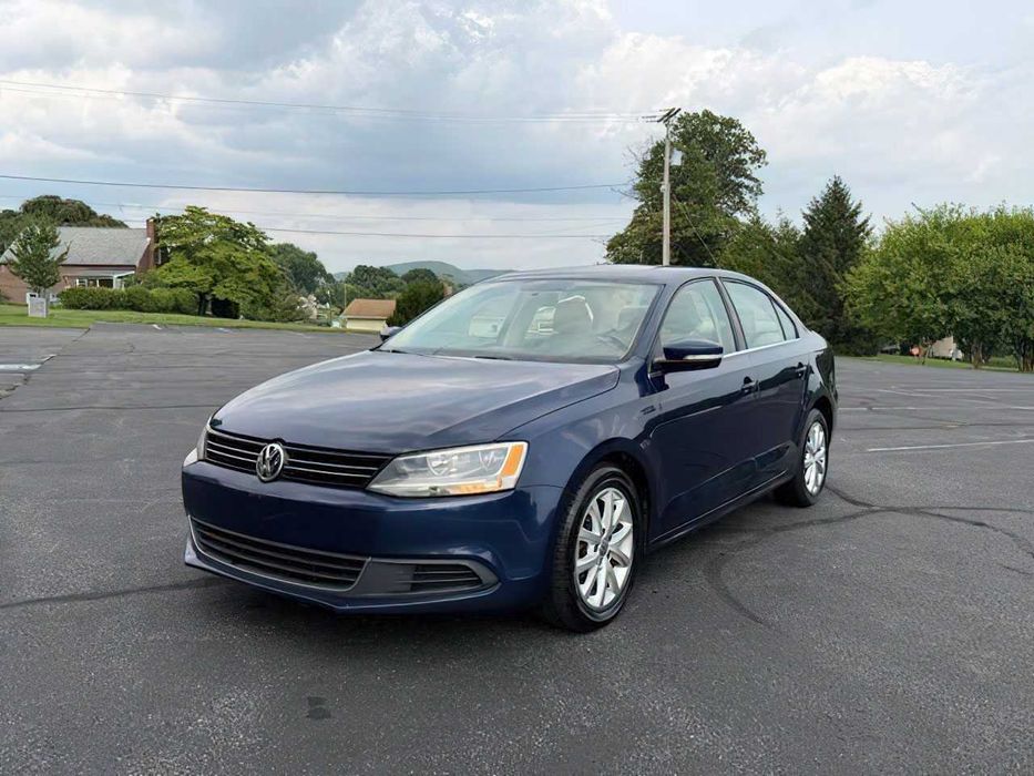 Volkswagen Jetta      2013