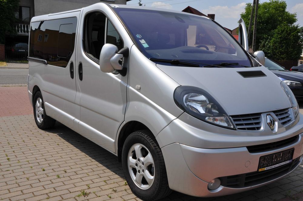 Wynajem/Wypożyczalnia busów - Renault Trafic