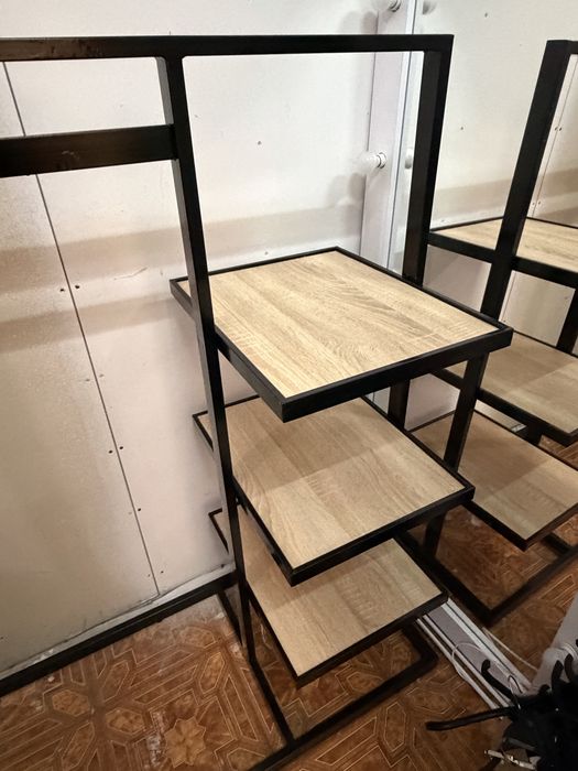 Стойка для магазину одягу