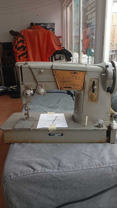 SINGER - Maquina de costura antiga - VINTAGE