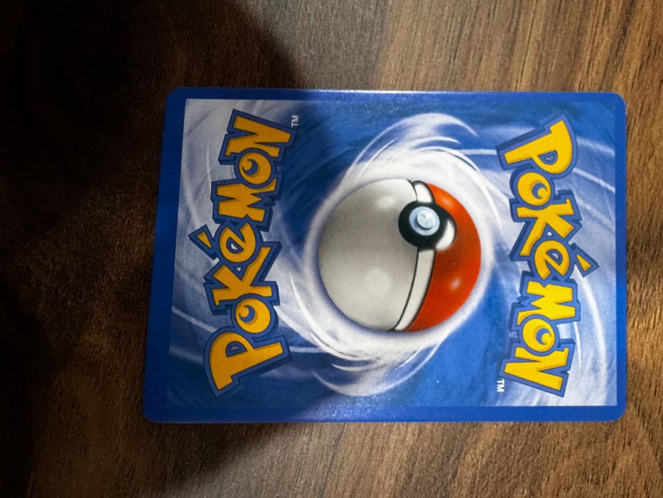 Carta Pokémon rara