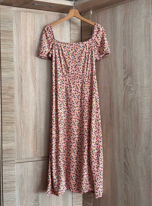 Sukienka w kwiaty // even&odd