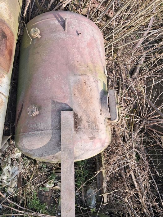 Sprzedam beczki po 2000l po cenie złomowej