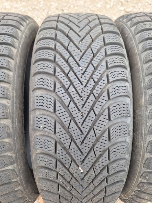 Opony zimowe Pirelli Cintuaro Winter 185 50 r16
