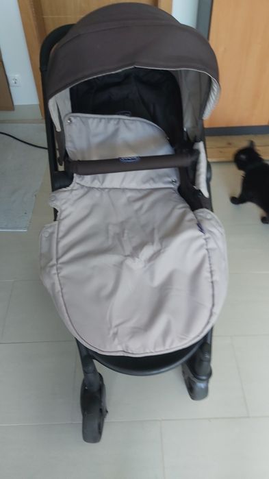 Carrinho Chicco com marcas de uso