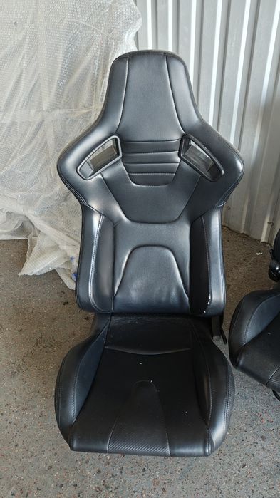 Сидіння для авто