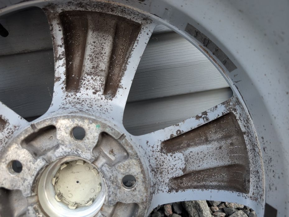 Комплект оригінальних титанових дисків Kia 5/114.3 R17 5*114.3 17 ET35