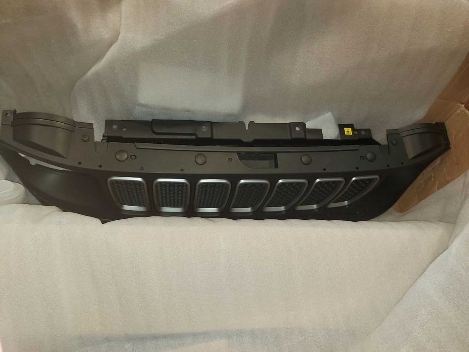 Решітка  джип ренегат. Jeep Renegade