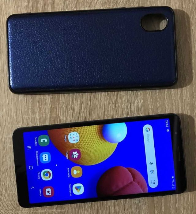 смартфон Samsung Galaxy A01 Core з чохлом