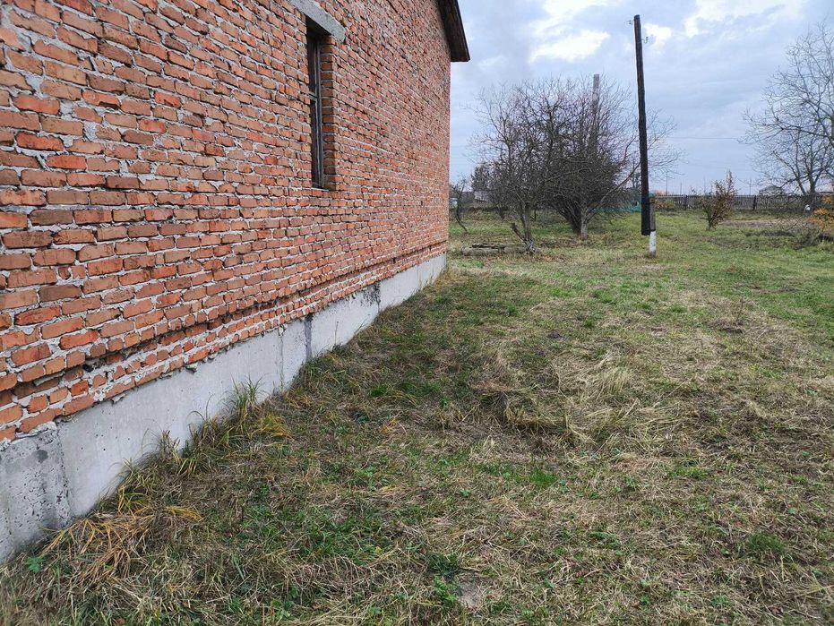 незавершений будинок та земельна ділянка 25 сот., с. Старий Добротвір