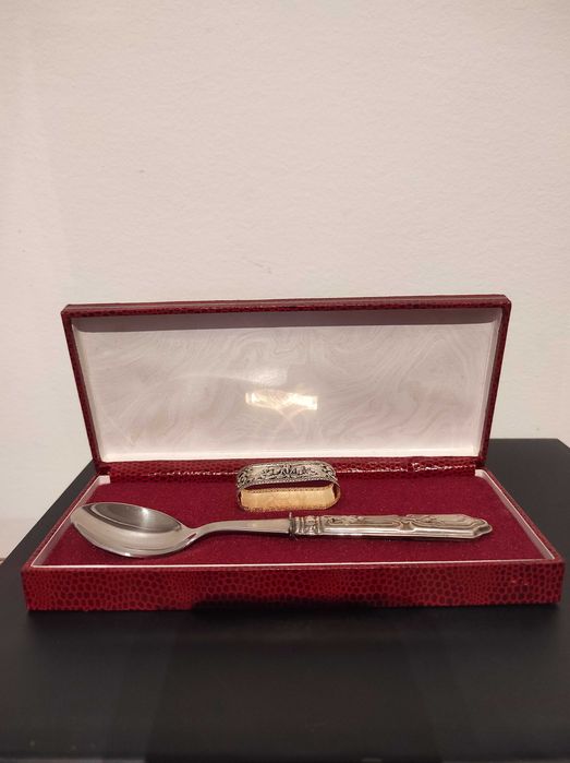 Colher antiga com argola de guardanapo em prata – Com estojo original