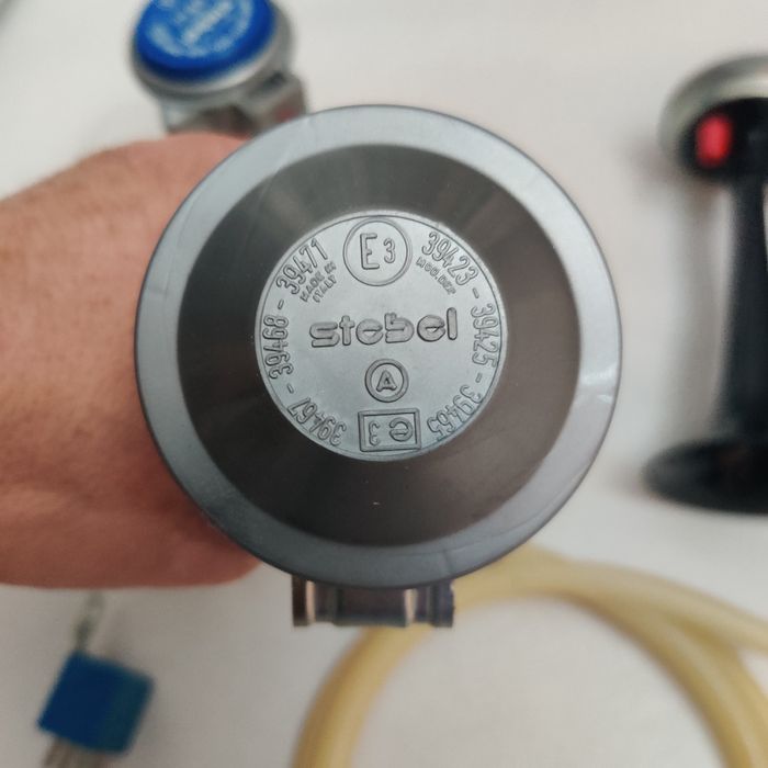 Buzina tripla stebel