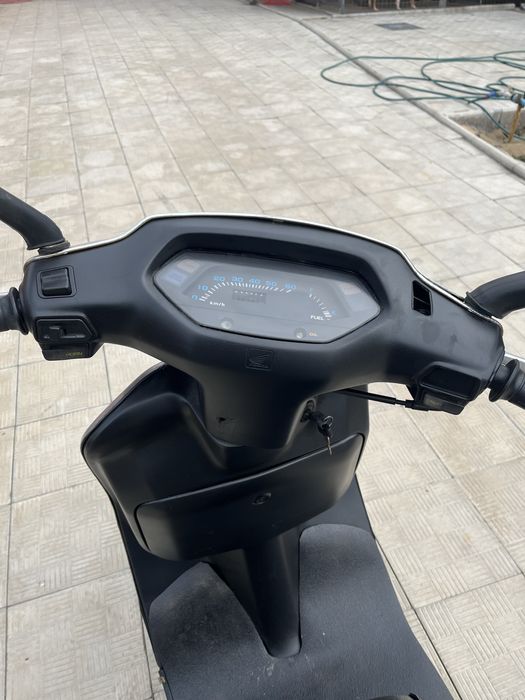 Продас Honda Lead