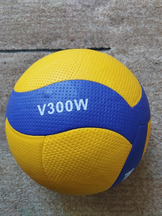 Продам волейбольный мяч Mikasa v300w