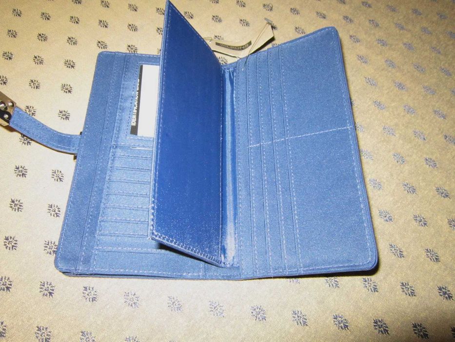Carteira porta-moedas e documentos de Srª. nova em pele azul