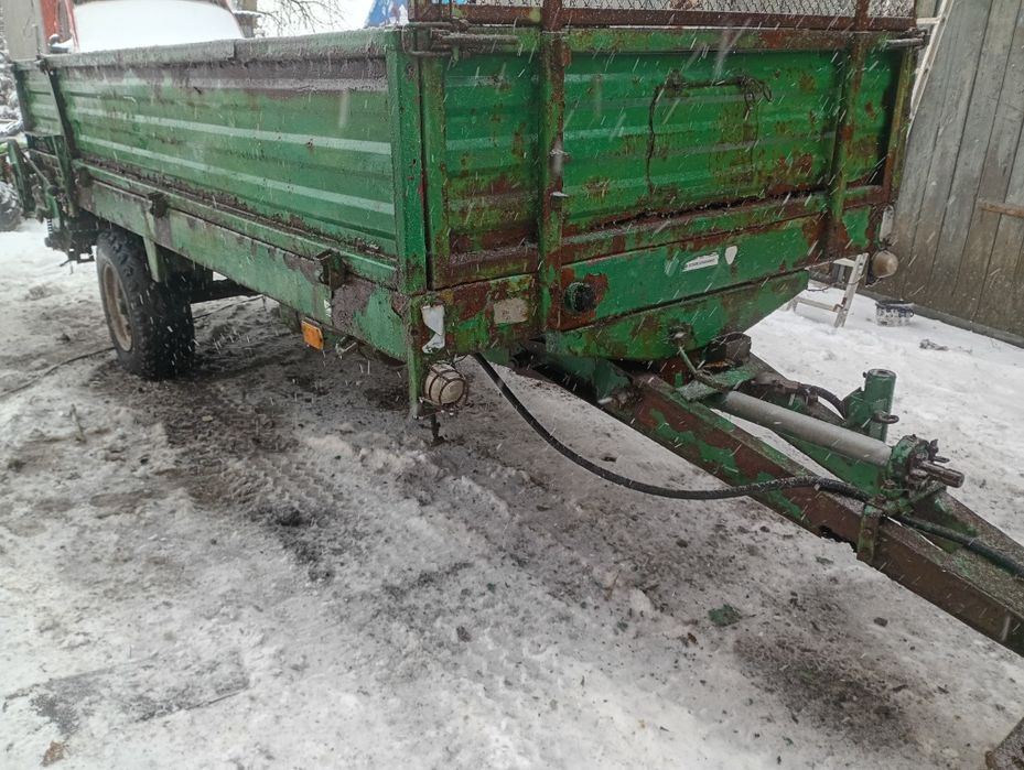 Przyczepa rozrzutnik czarna białostocka kultywator